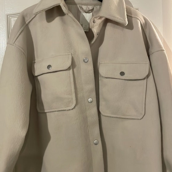 H&M cream shacket - Picture 4 of 5